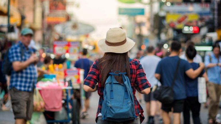 How to Experience Local Culture When Traveling